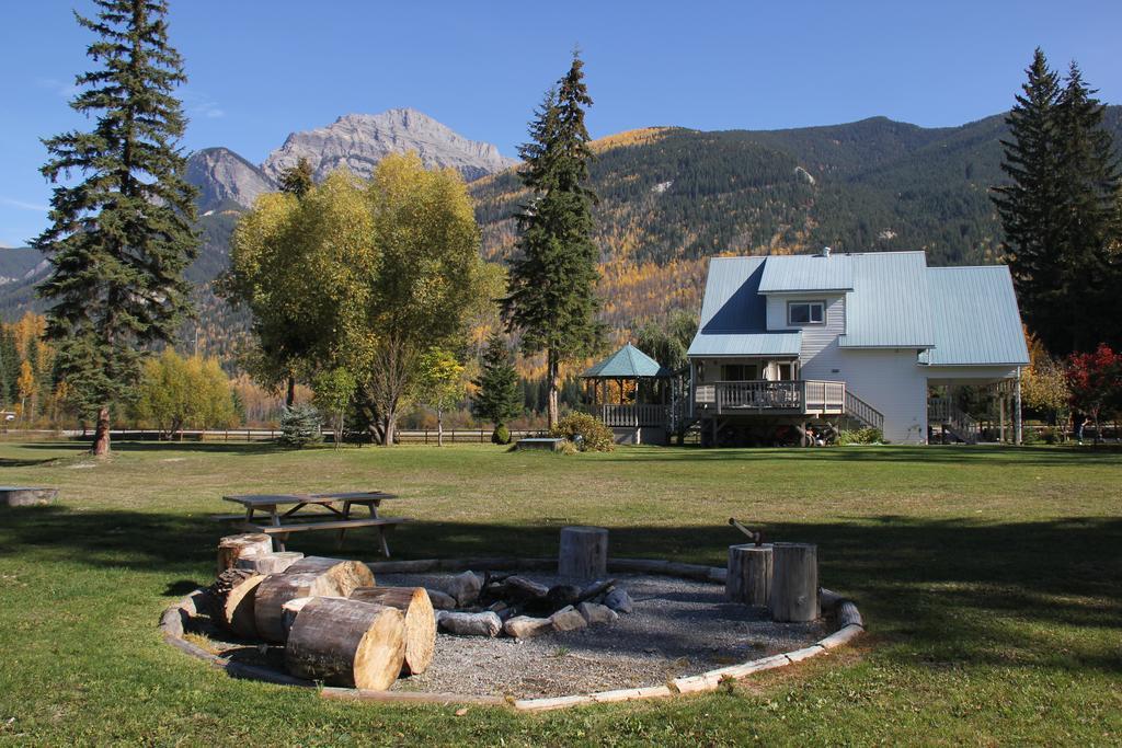 Bear Paw Lodge Golden Zewnętrze zdjęcie